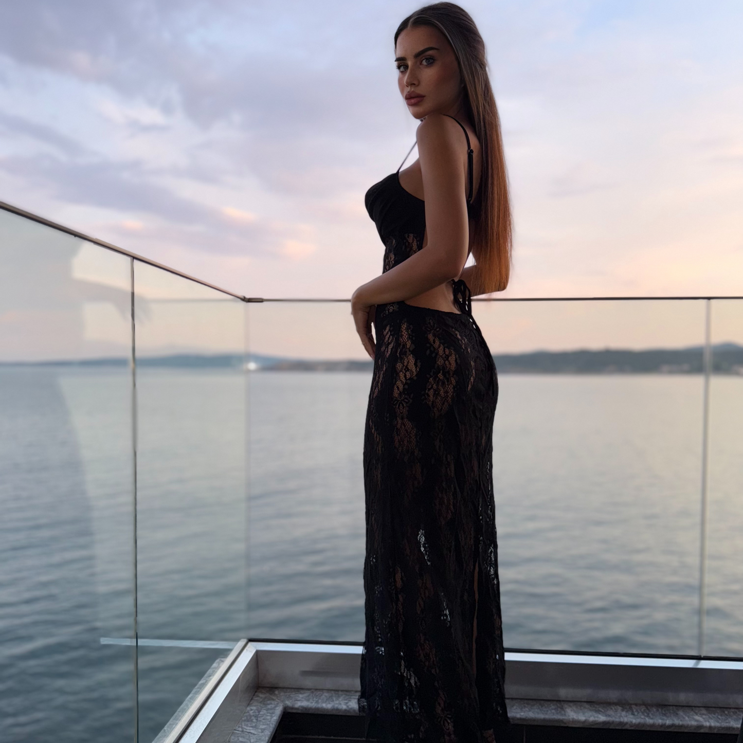Черна дантелена плажна рокля Selena